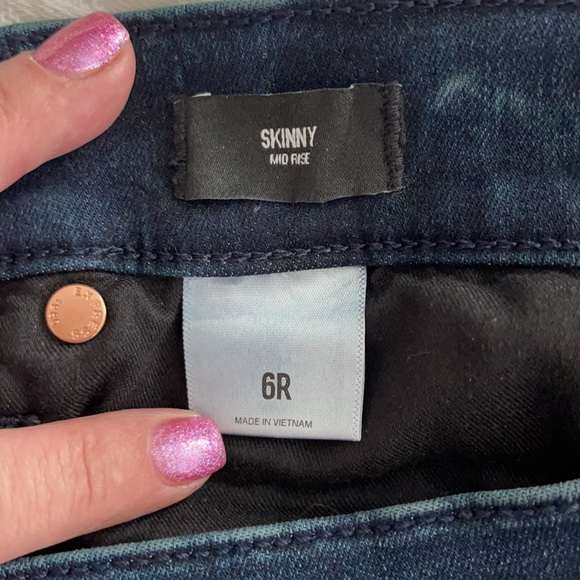 Express Mid Rise Jeans - Picture 2 of 3